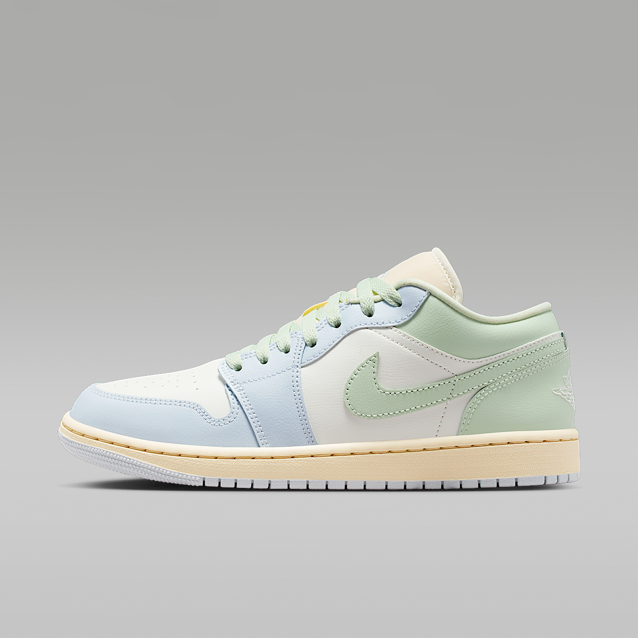 Air Jordan 1 Low Women's Shoes