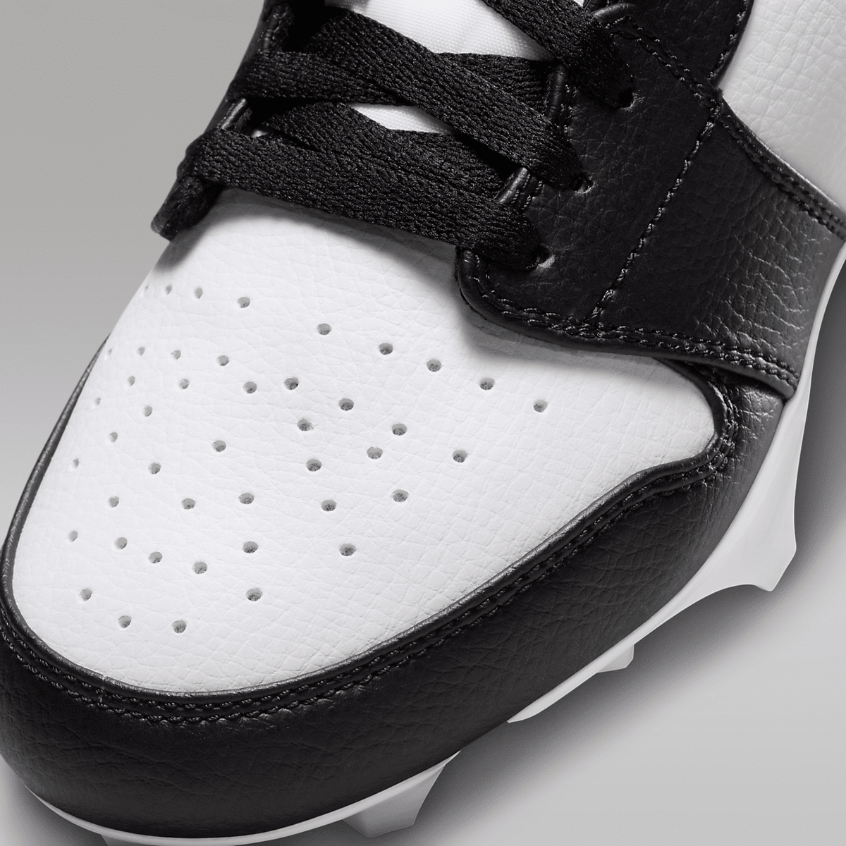 1 Low TD Men's Football Cleat