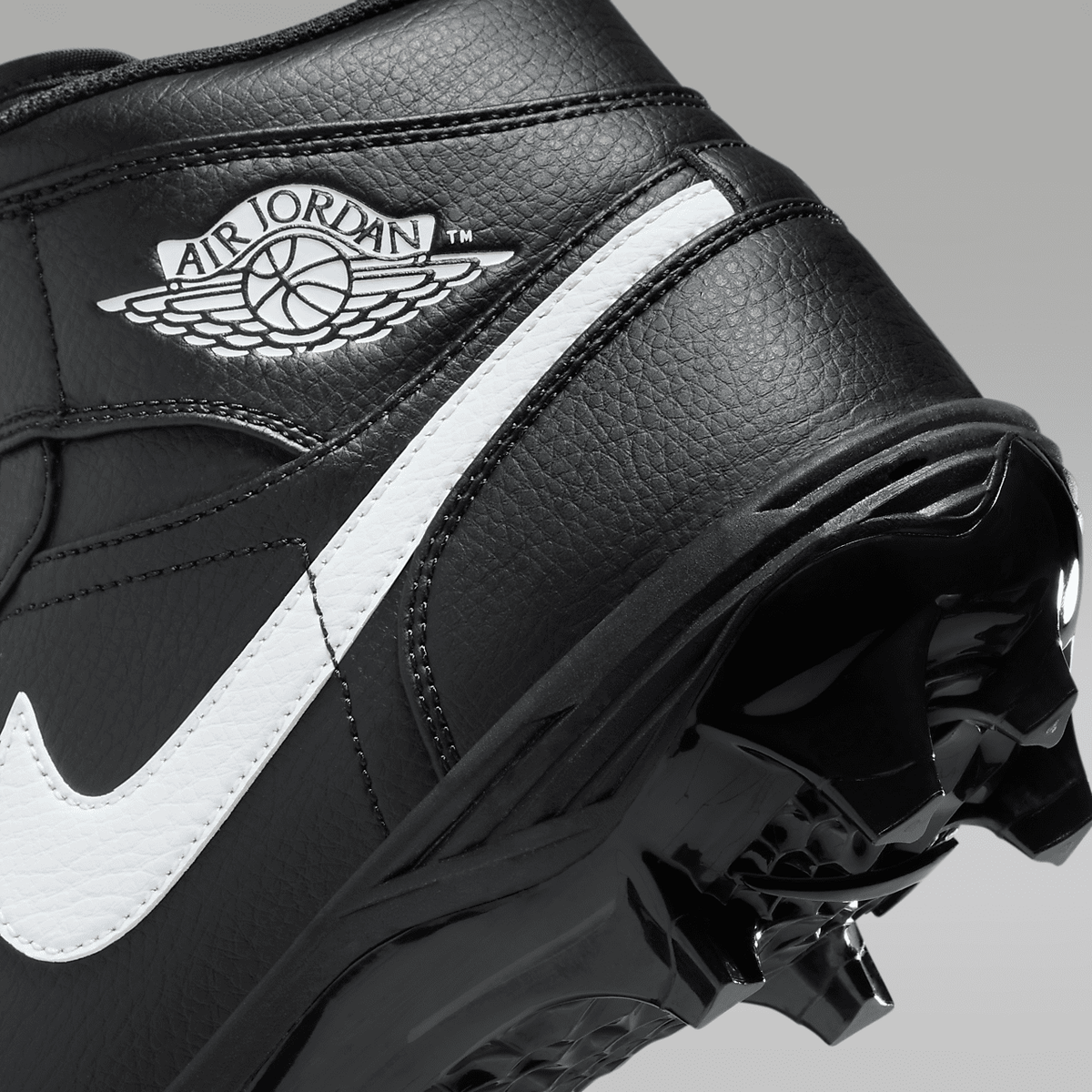 1 Mid TD Men's Football Cleat