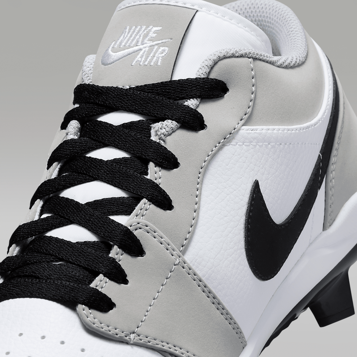 1 Retro MCS Low Men's Baseball Cleats