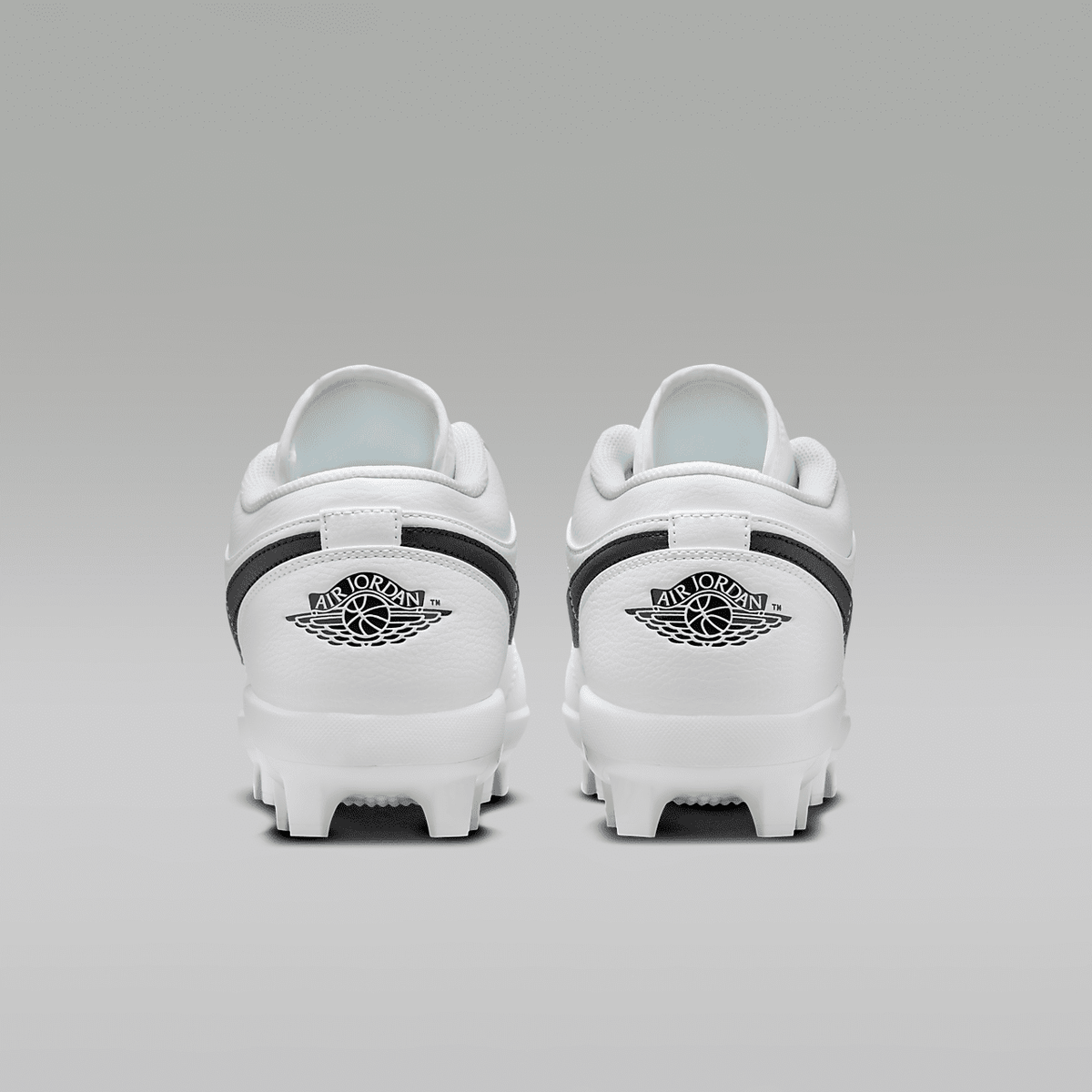 1 Retro MCS Low Men's Baseball Cleats
